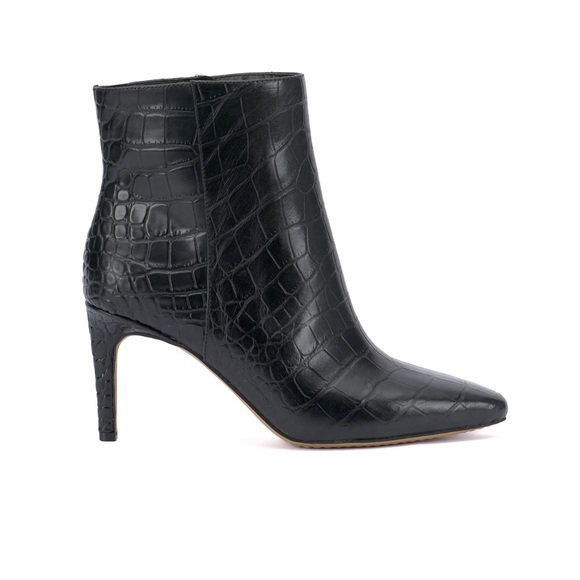 NWT Vince Camuto Allost Pointed Toe Bootie - Picture 1 of 11
